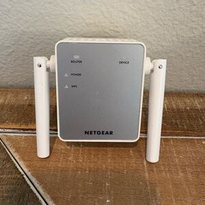 NETGEAR EX3700 AC750 WiFi Range Extender – Dual Band Signal Booster Wall Plug